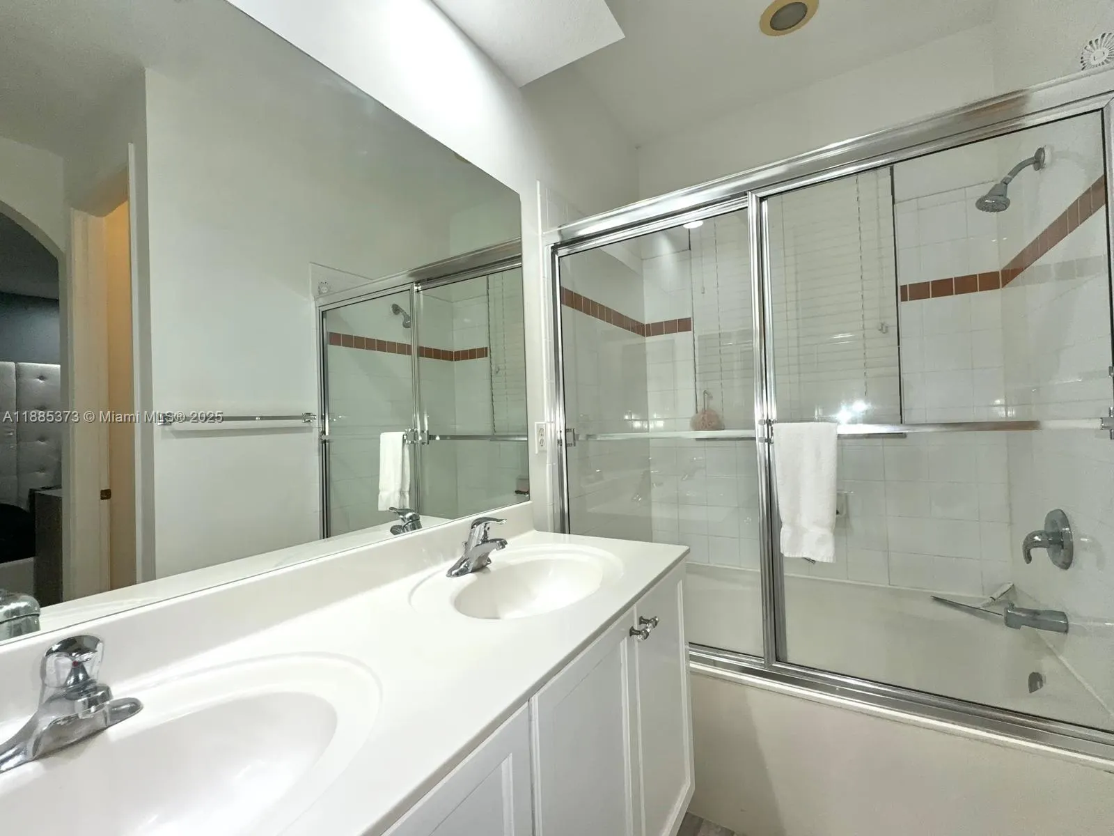 2851 W Prospect Rd, #704