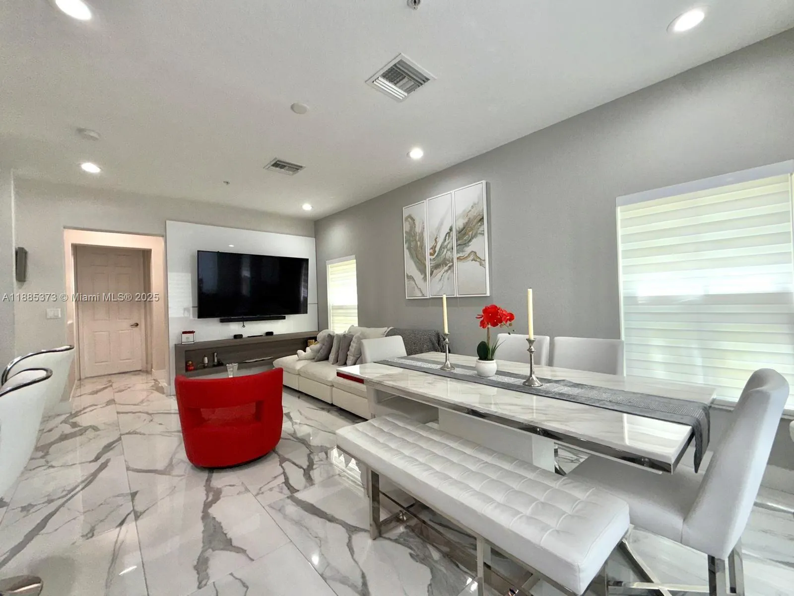 2851 W Prospect Rd, #704