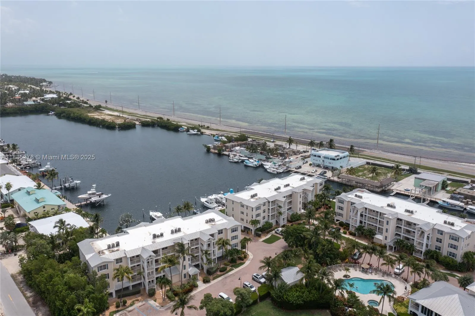 101 Gulfview Dr, #202