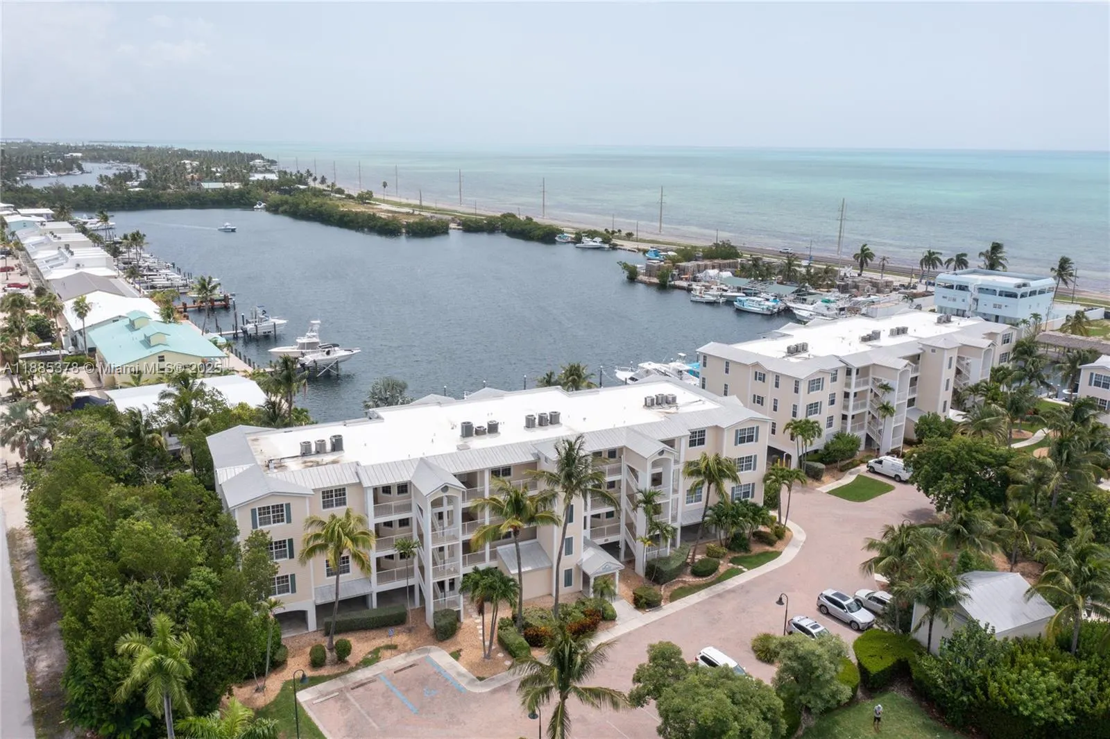 101 Gulfview Dr, #202