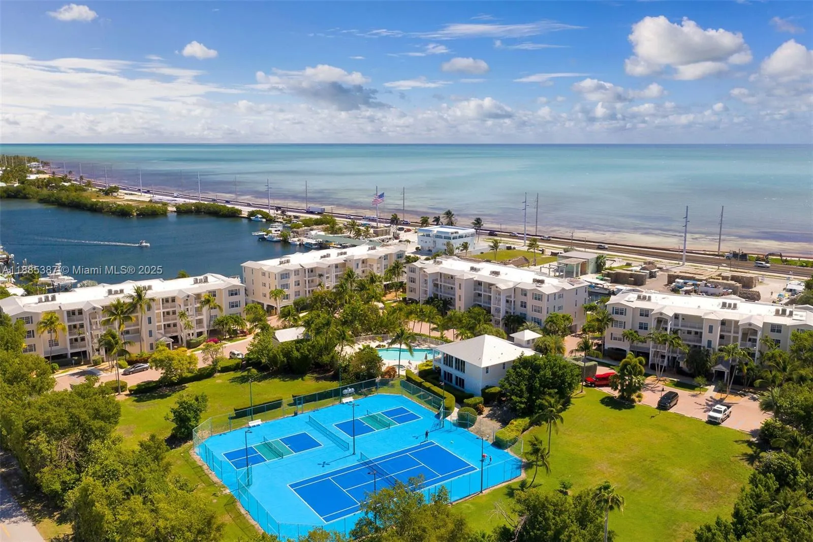101 Gulfview Dr, #114