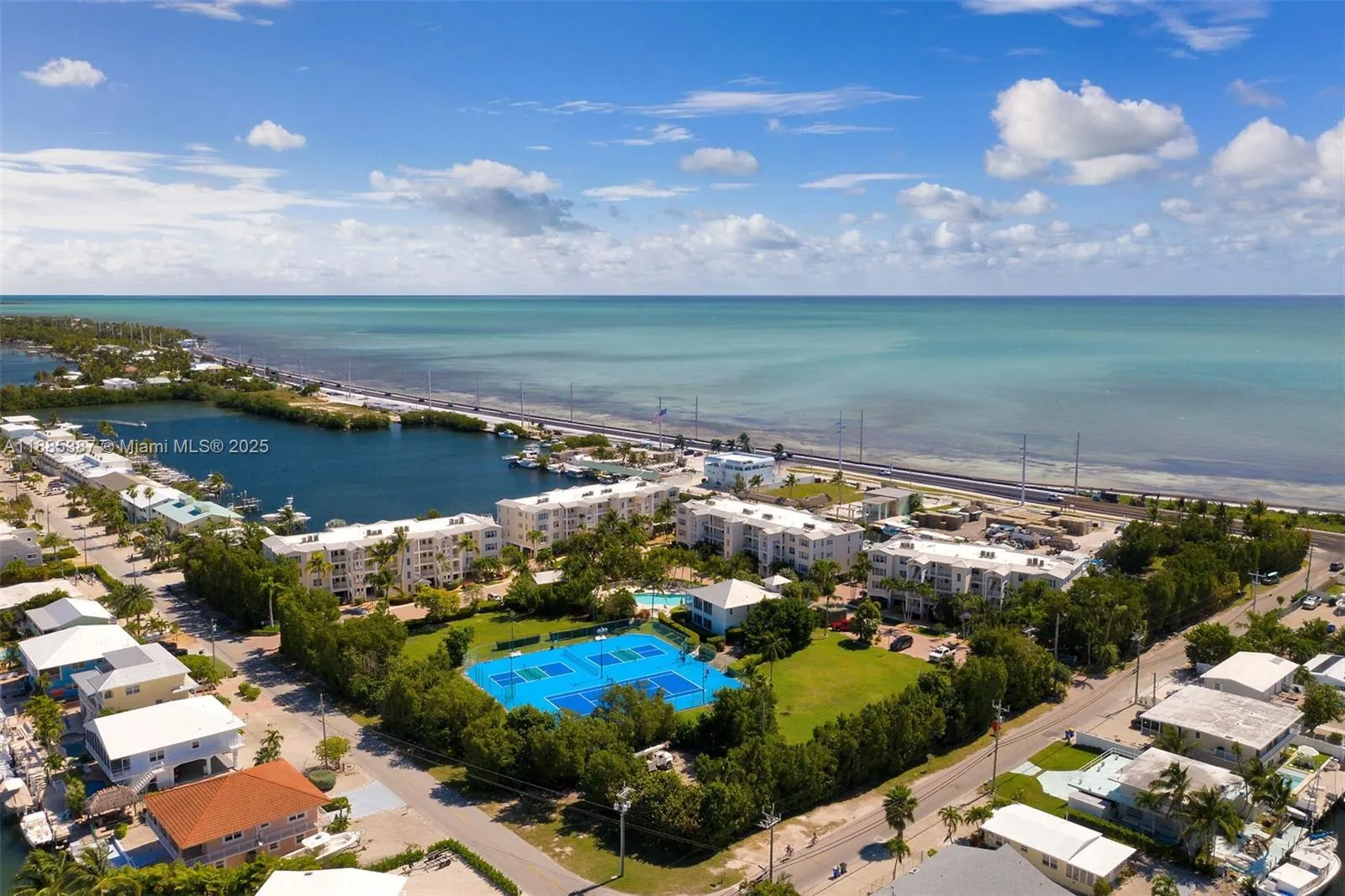 101 Gulfview Dr, #114