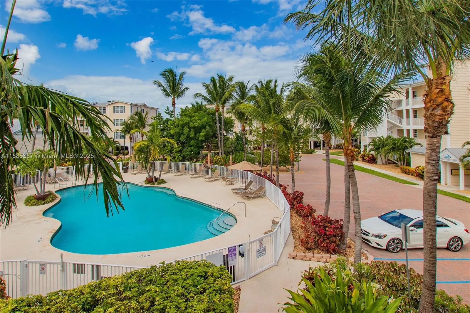 101 Gulfview Dr, #114