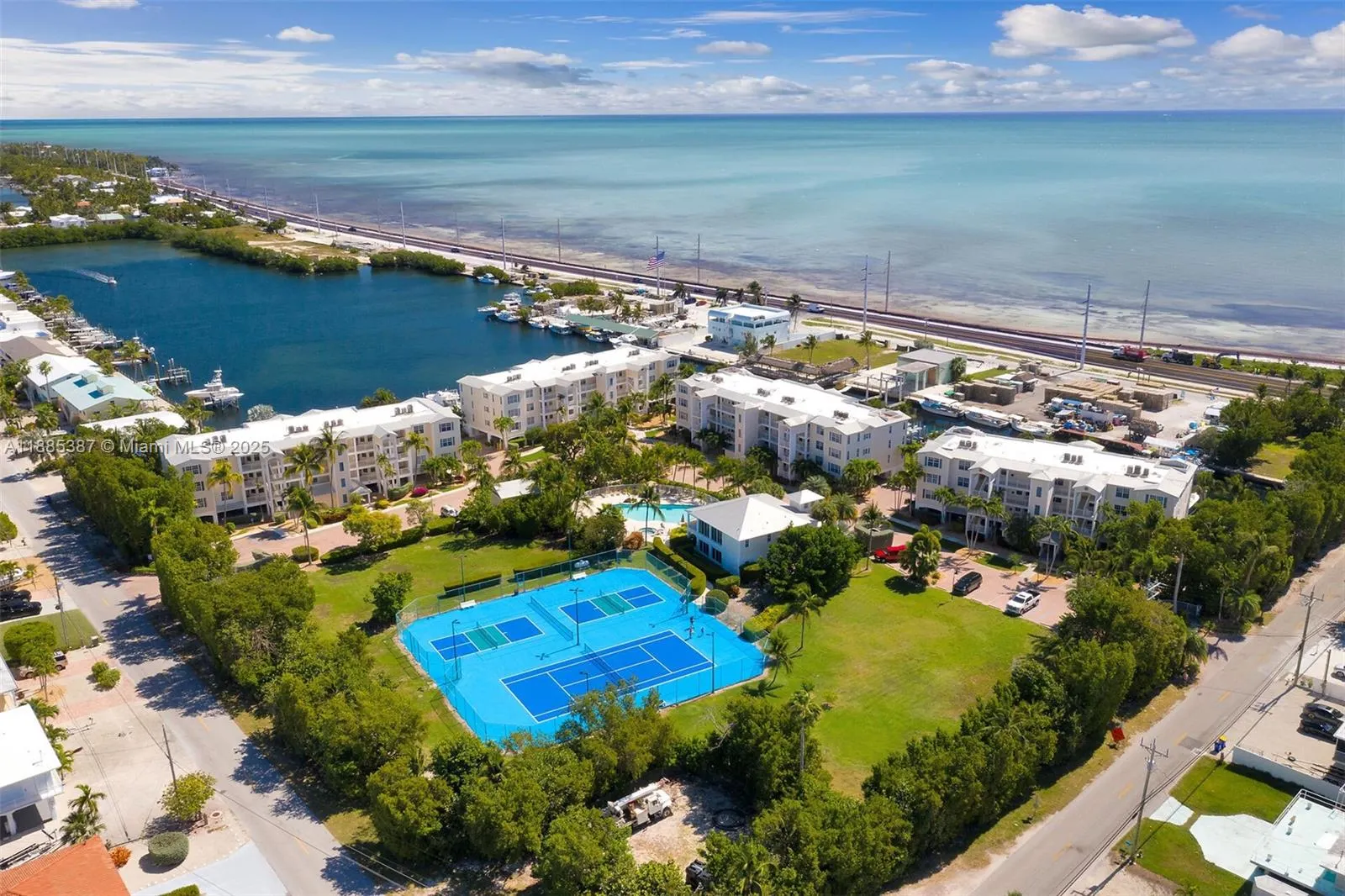 101 Gulfview Dr, #114