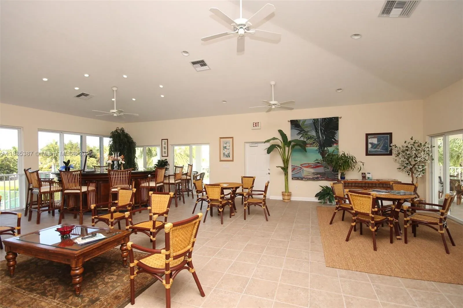 101 Gulfview Dr, #114