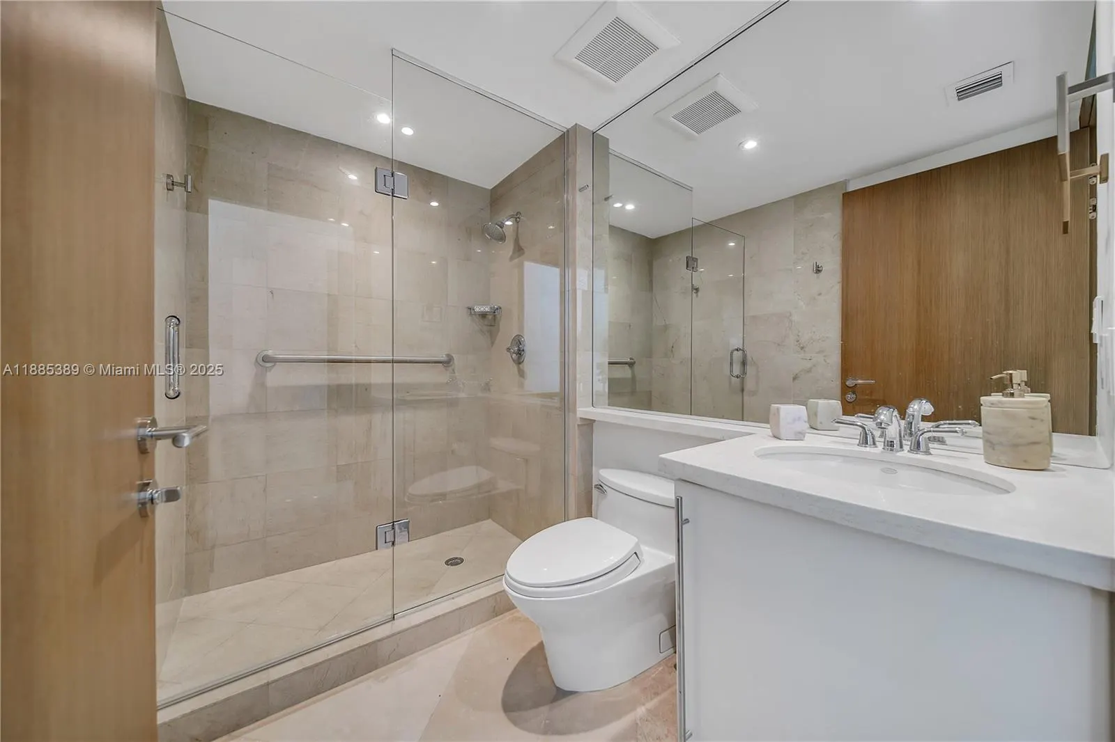 1000 S Pointe Dr, #2202