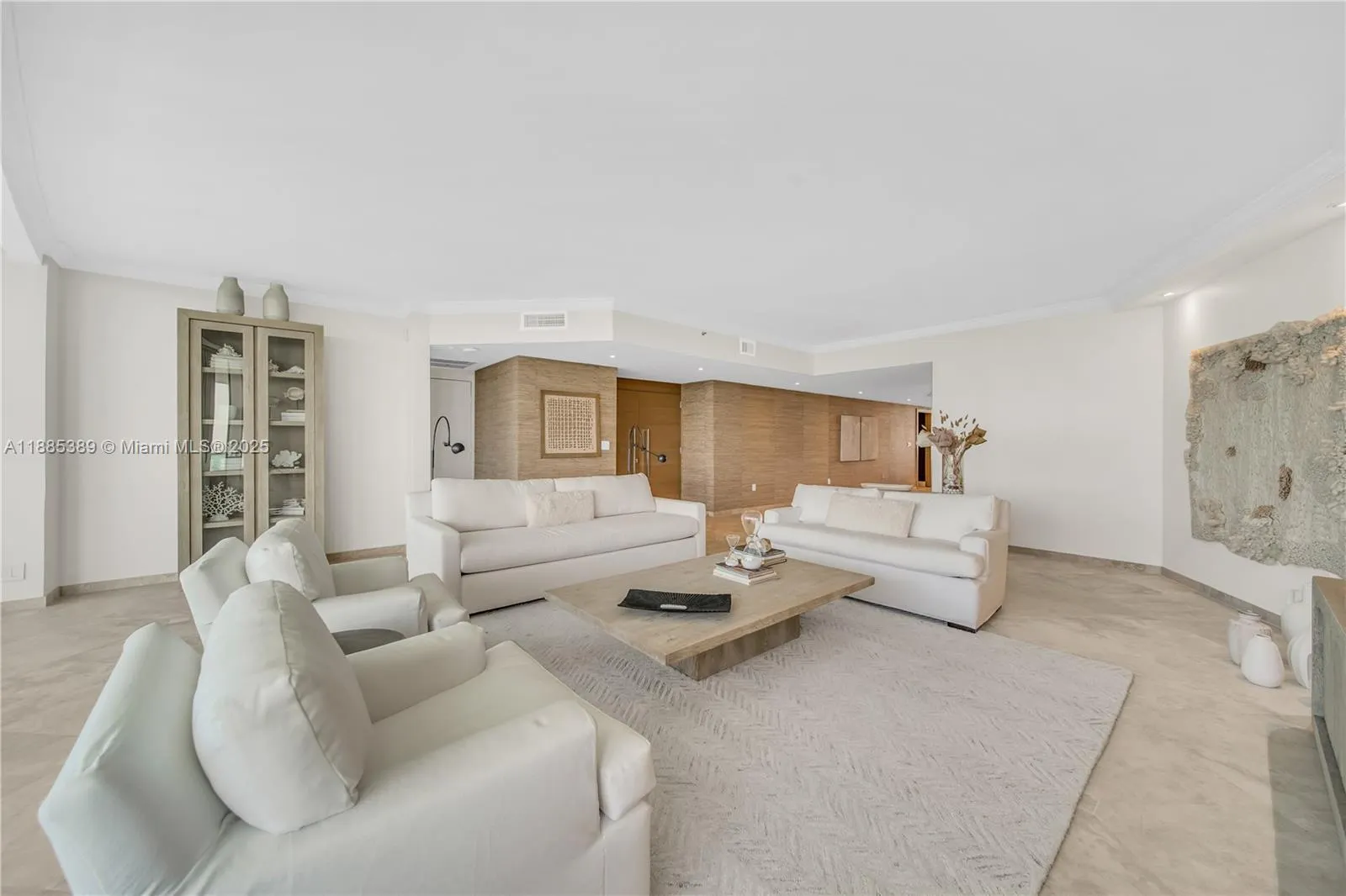 1000 S Pointe Dr, #2202
