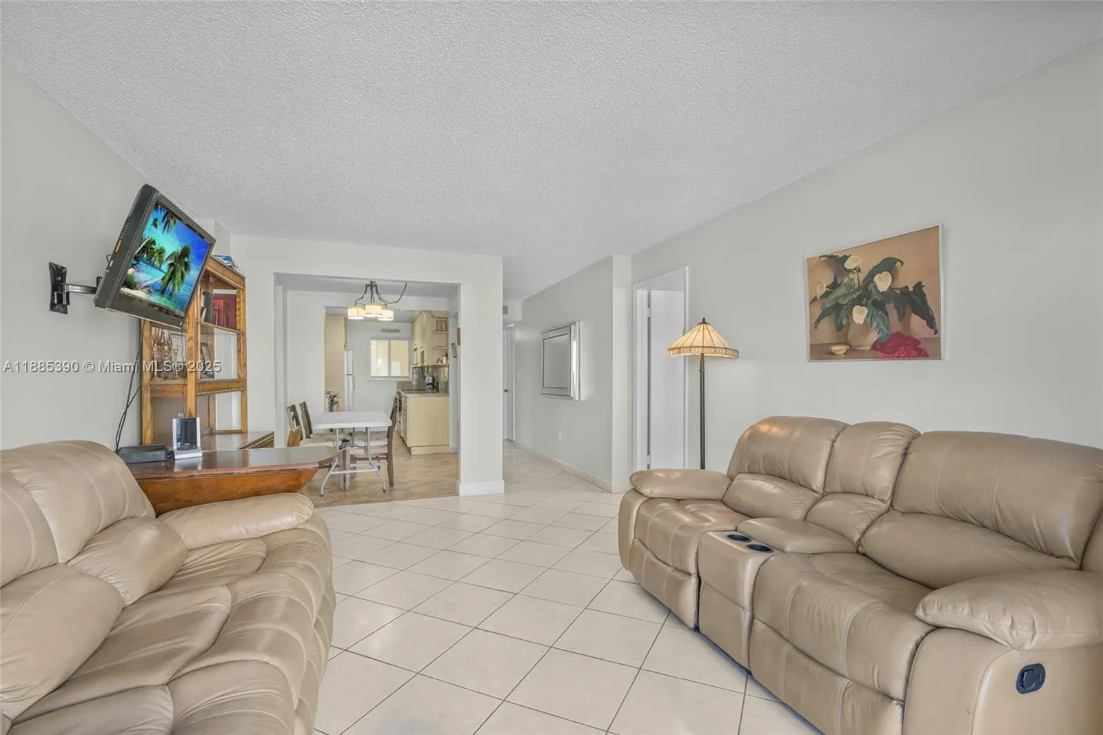 4141 Collins Ave, #201