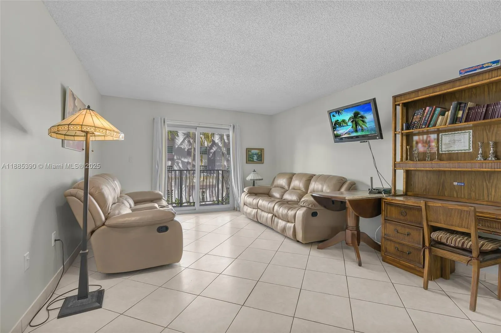 4141 Collins Ave, #201