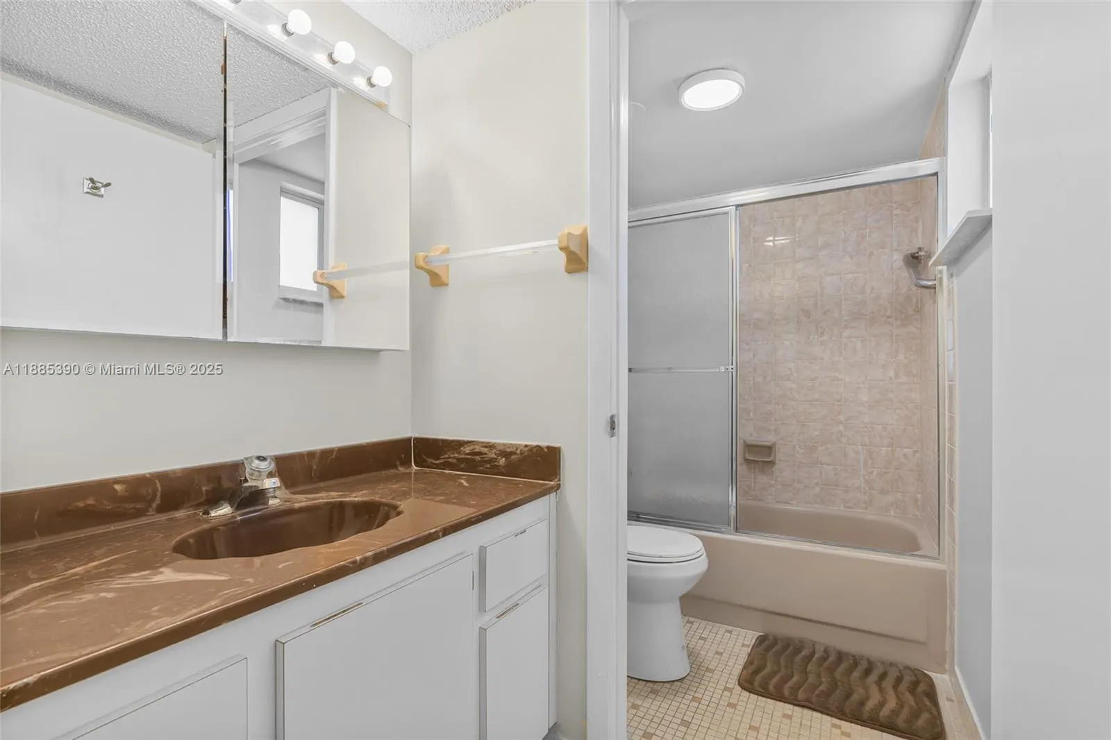 4141 Collins Ave, #201