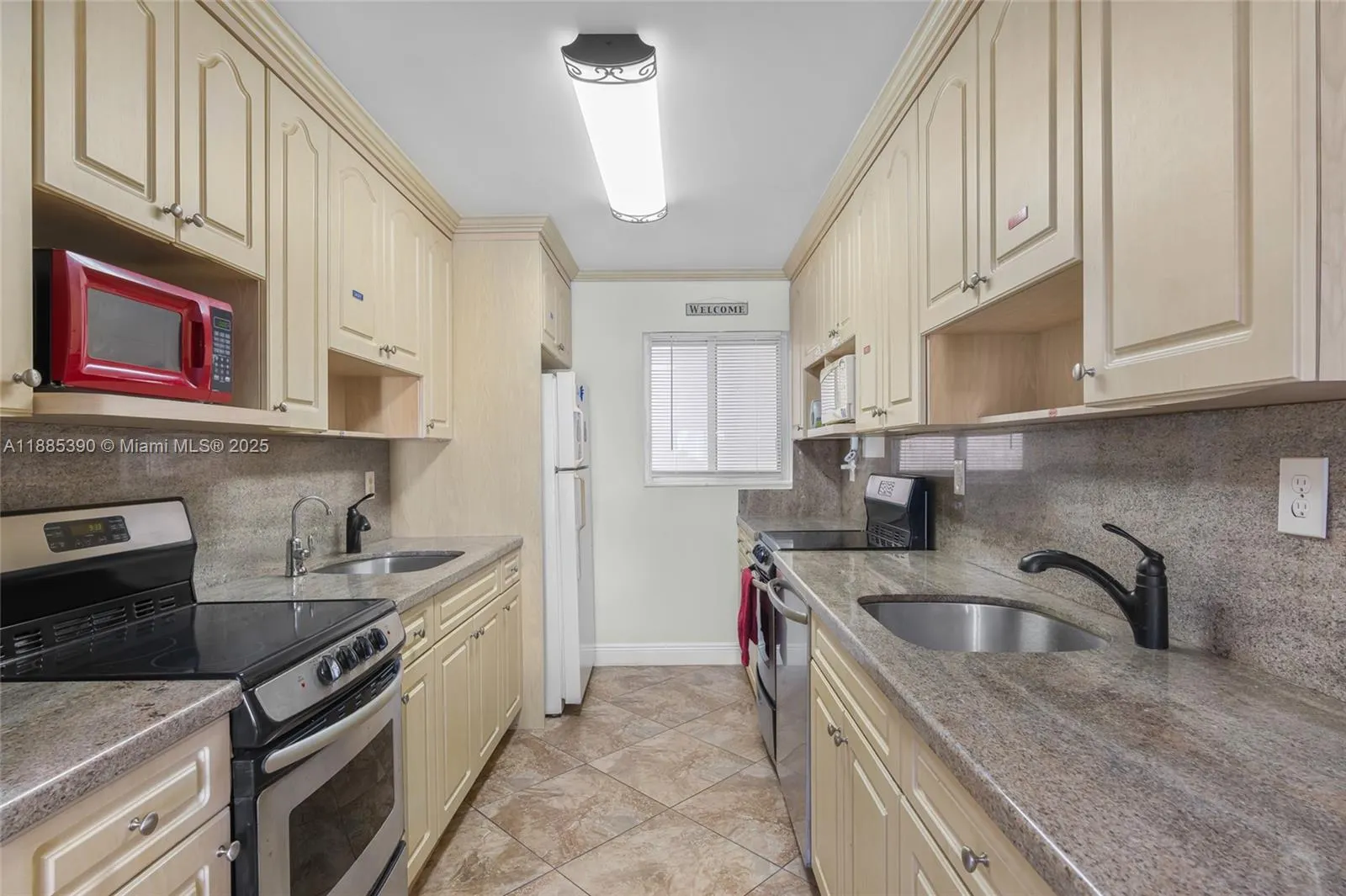 4141 Collins Ave, #201