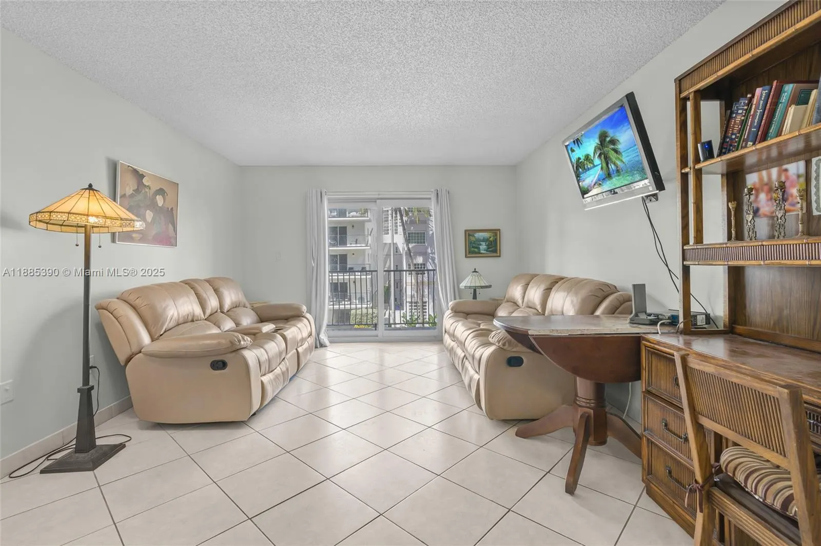 4141 Collins Ave, #201