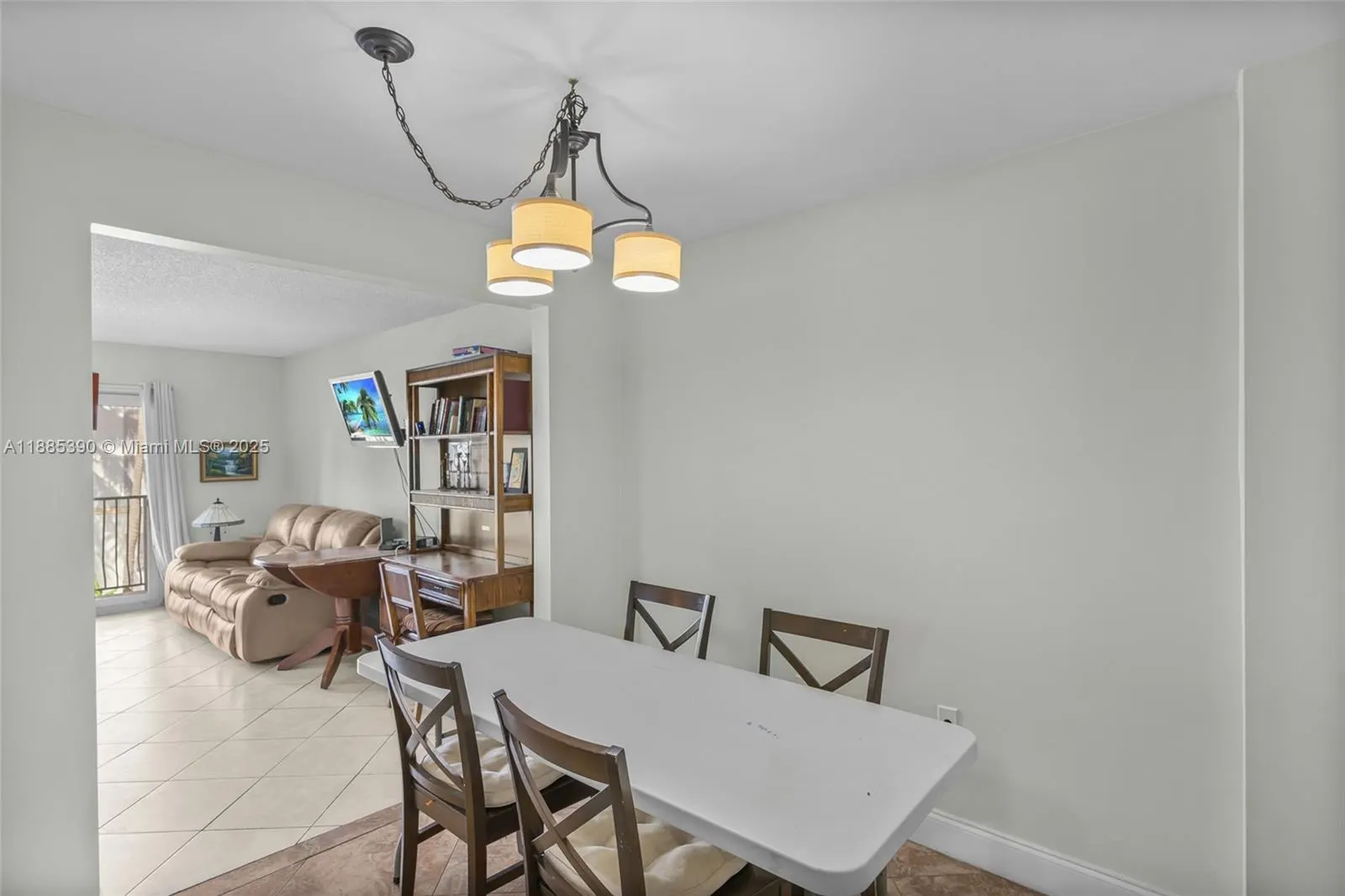 4141 Collins Ave, #201