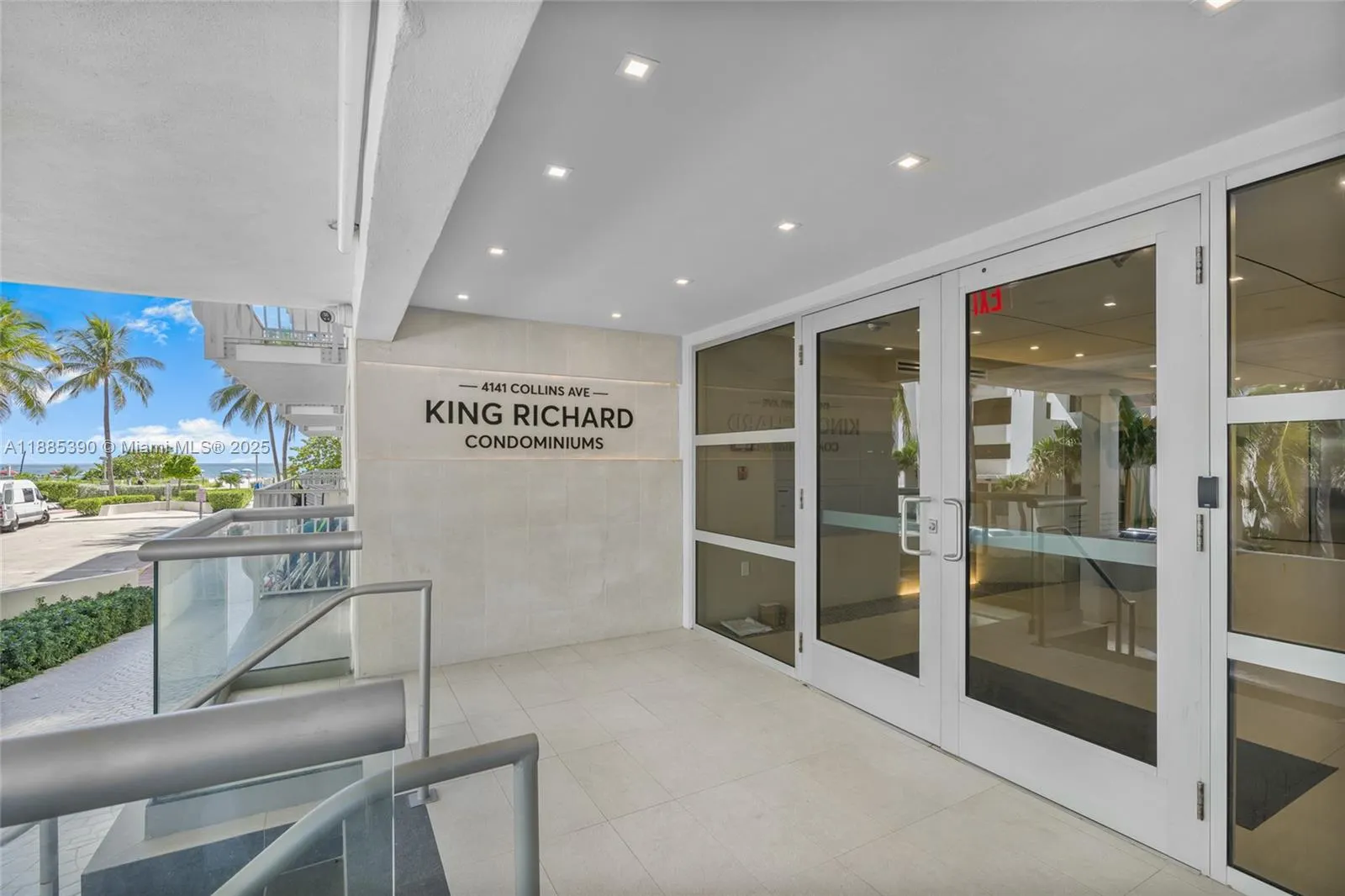 4141 Collins Ave, #201