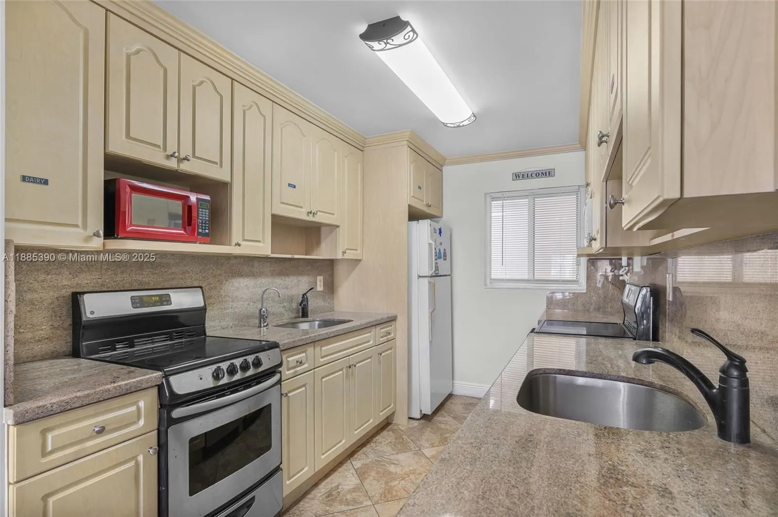 4141 Collins Ave, #201