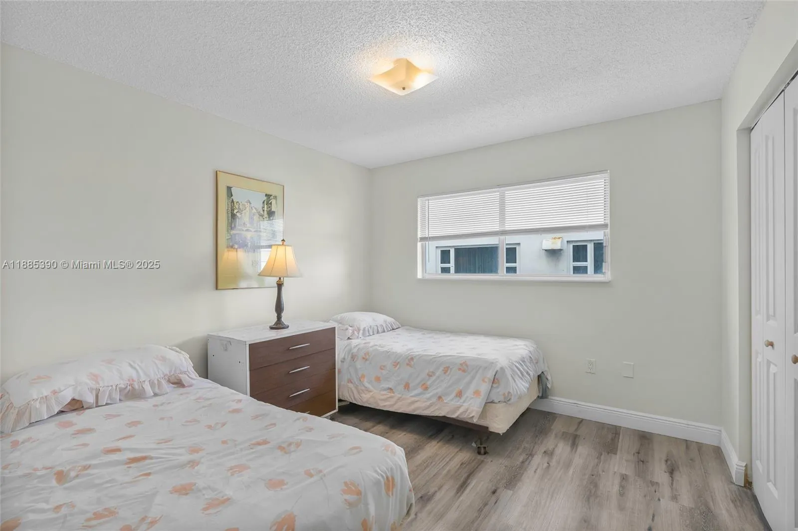 4141 Collins Ave, #201