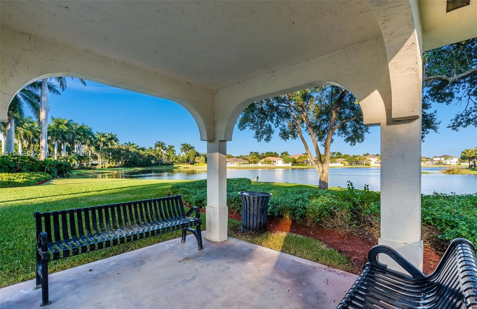 4295 Greenbriar Ln