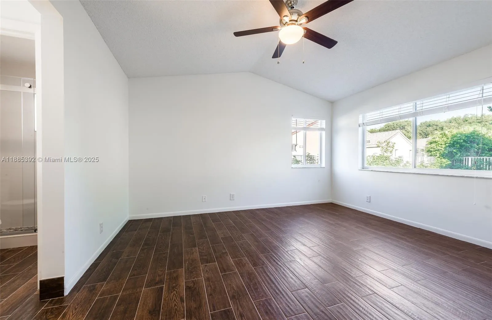 4295 Greenbriar Ln