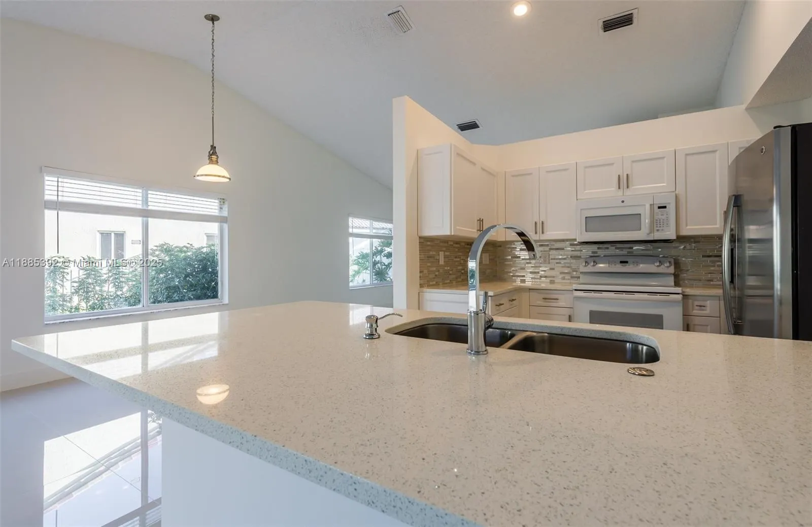 4295 Greenbriar Ln