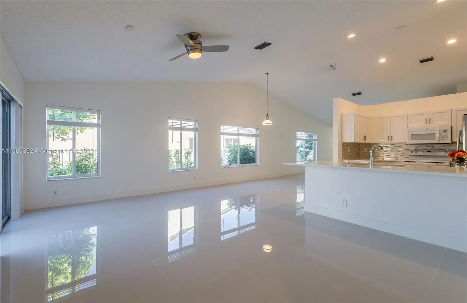 4295 Greenbriar Ln