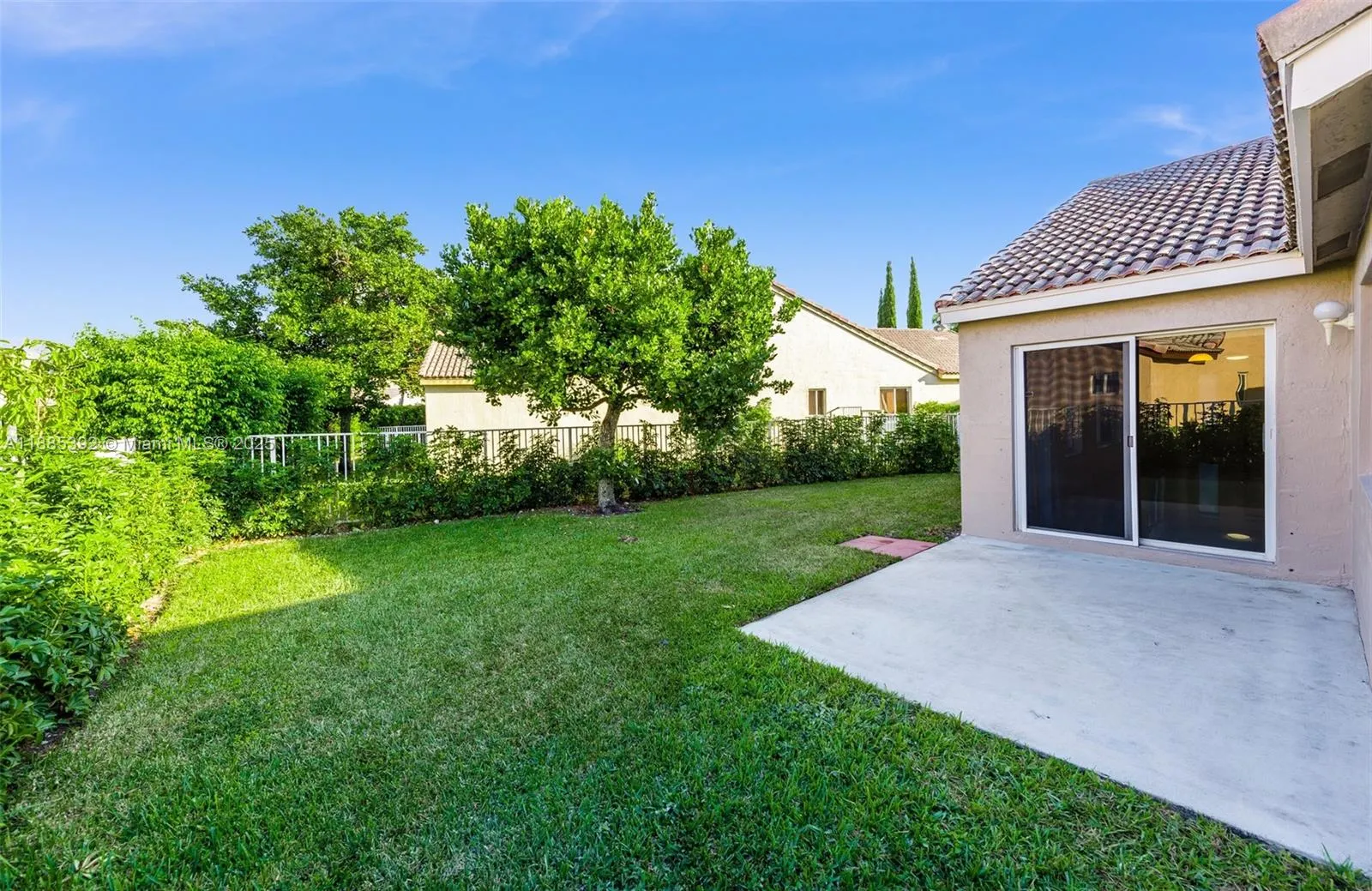 4295 Greenbriar Ln
