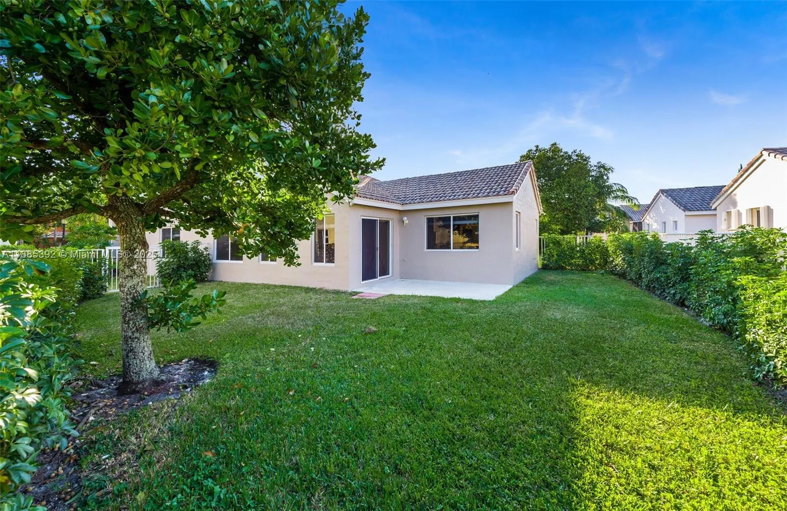 4295 Greenbriar Ln