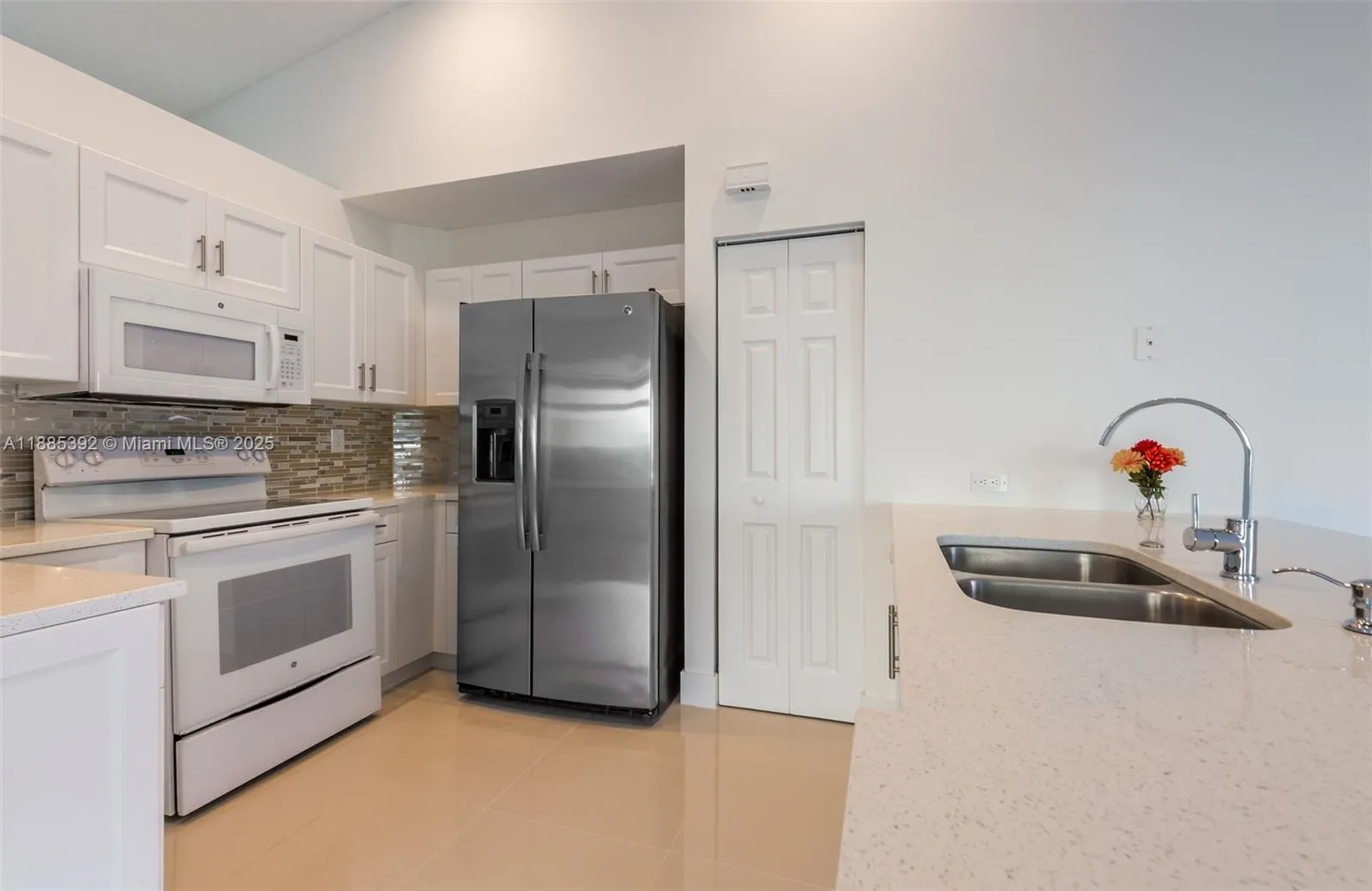 4295 Greenbriar Ln