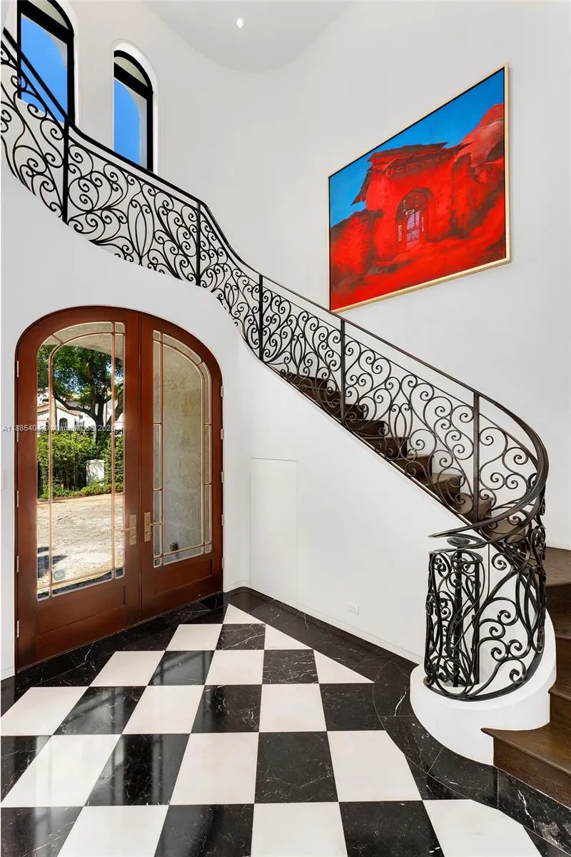 231 Costanera Rd