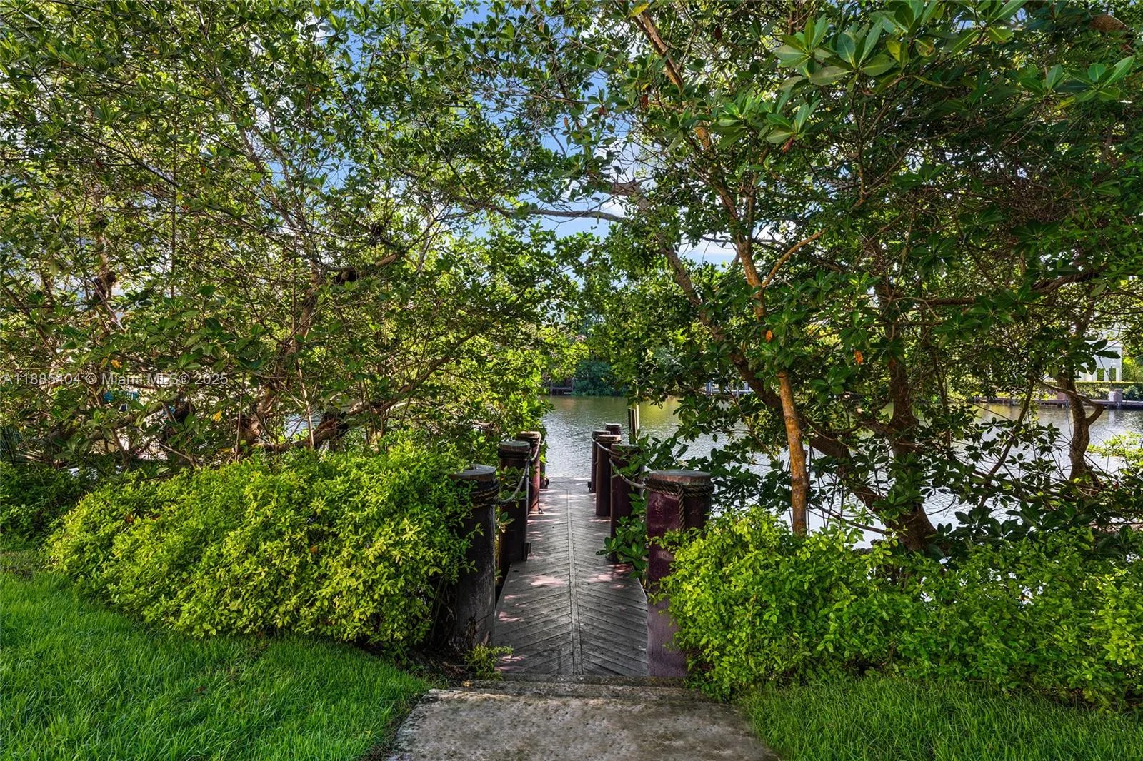 231 Costanera Rd