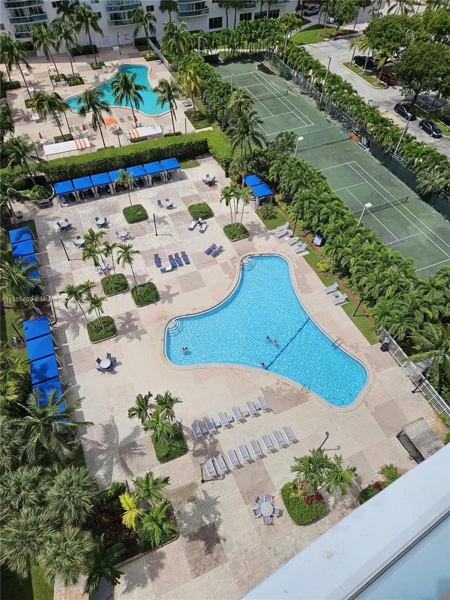 19370 Collins Ave, #1502