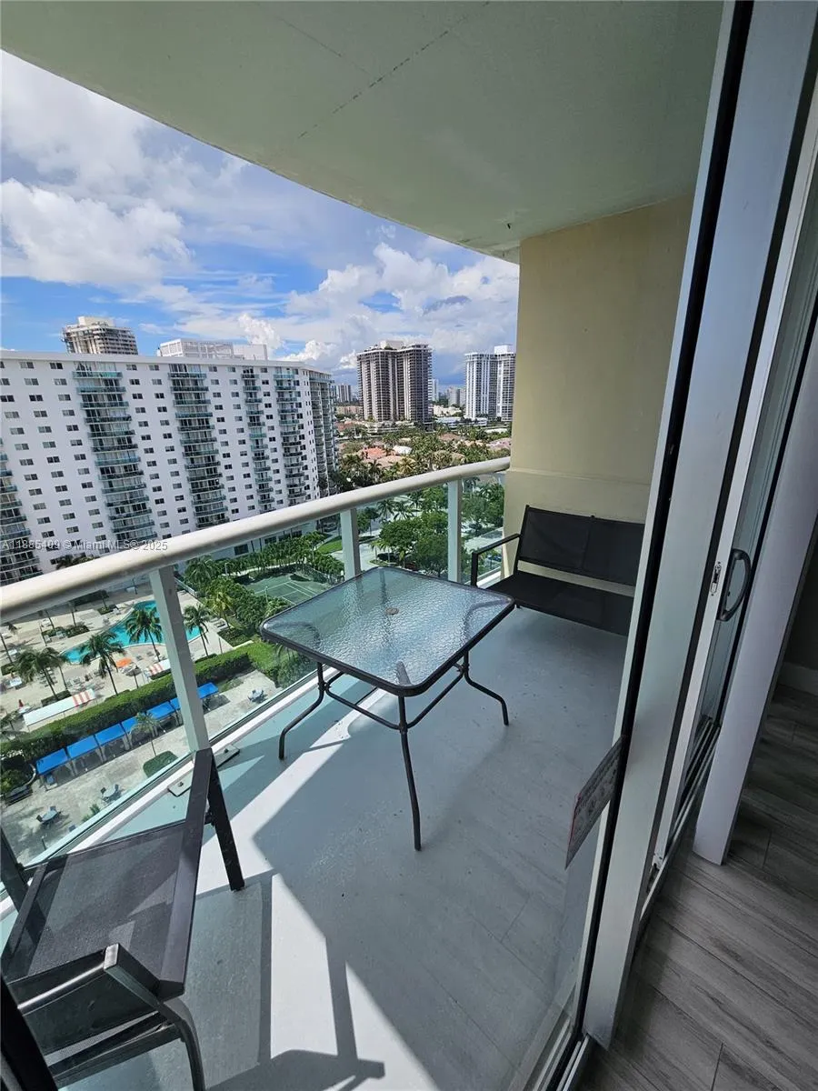 19370 Collins Ave, #1502