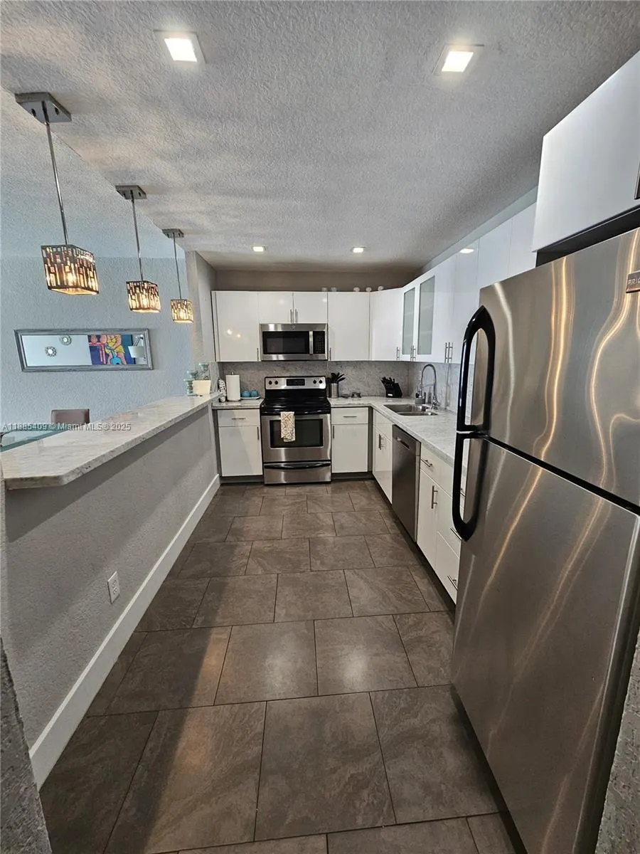 19370 Collins Ave, #1502