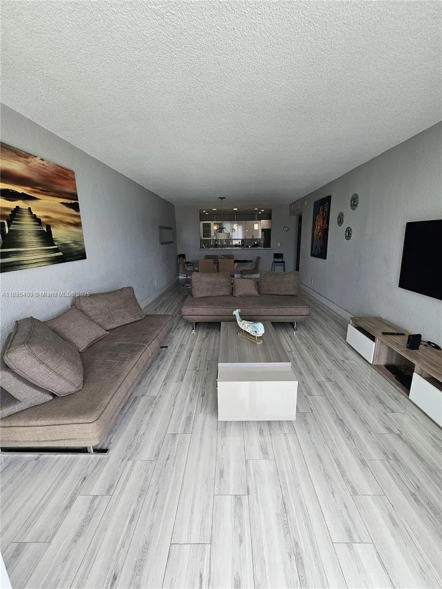 19370 Collins Ave, #1502