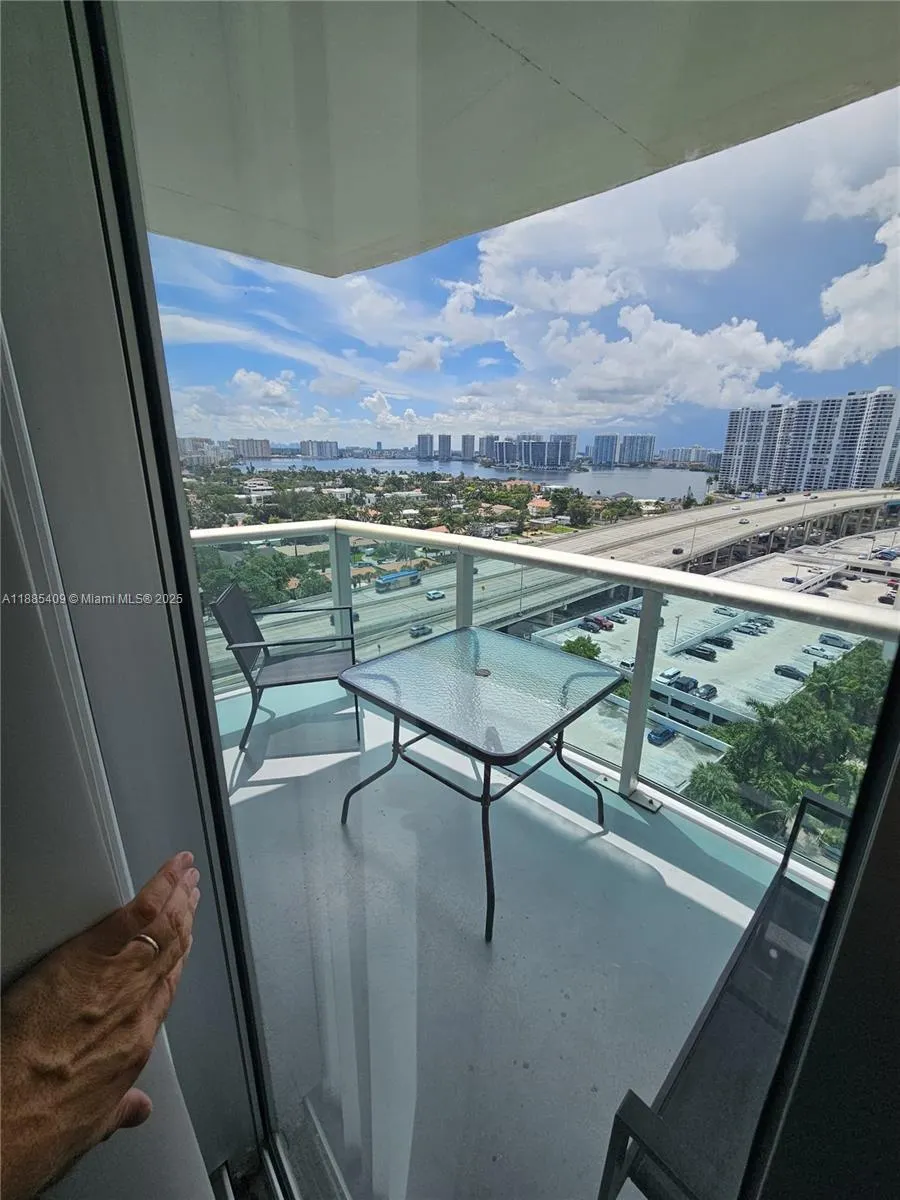 19370 Collins Ave, #1502