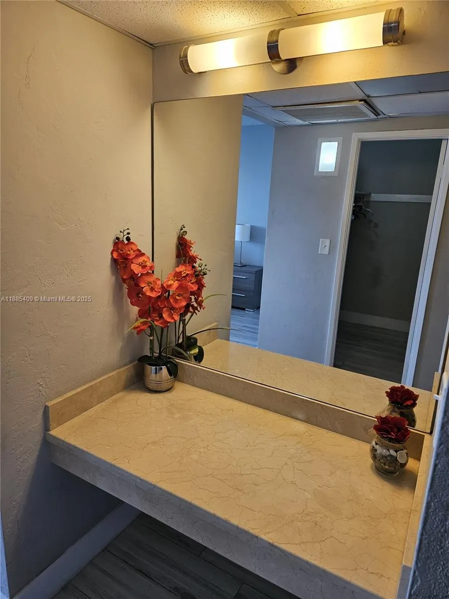19370 Collins Ave, #1502