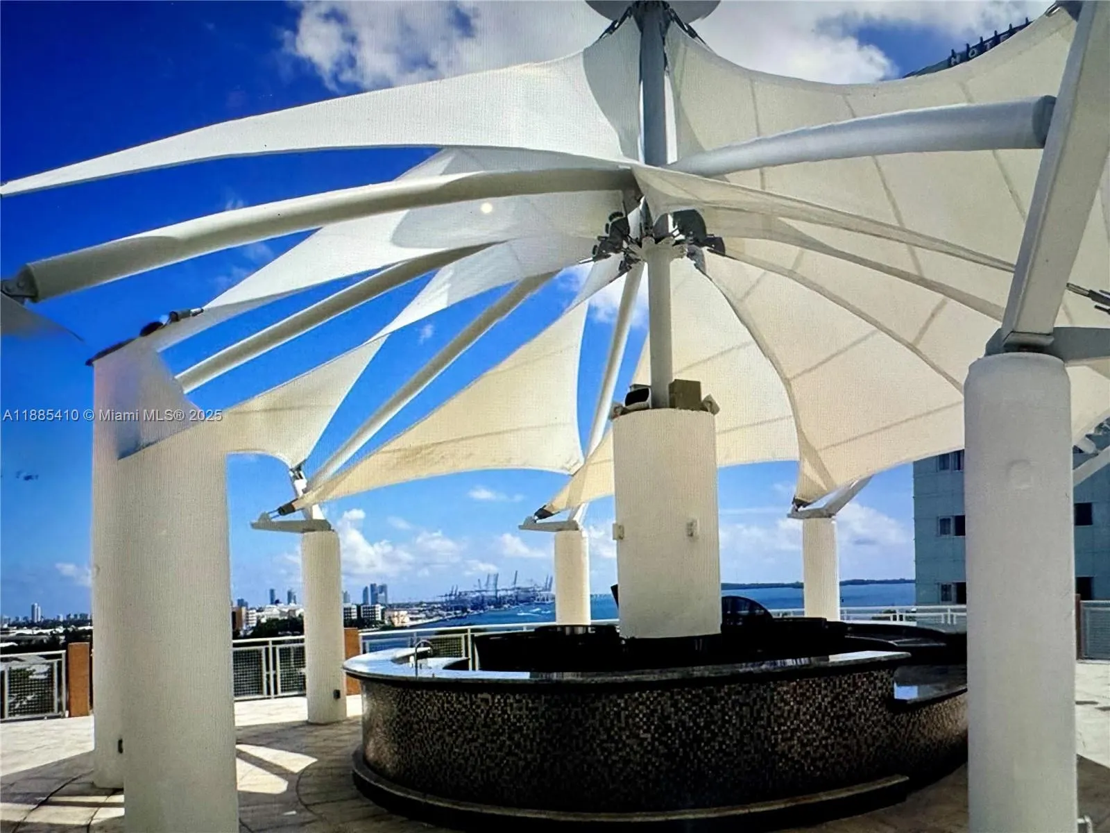 244 Biscayne Blvd, #2906