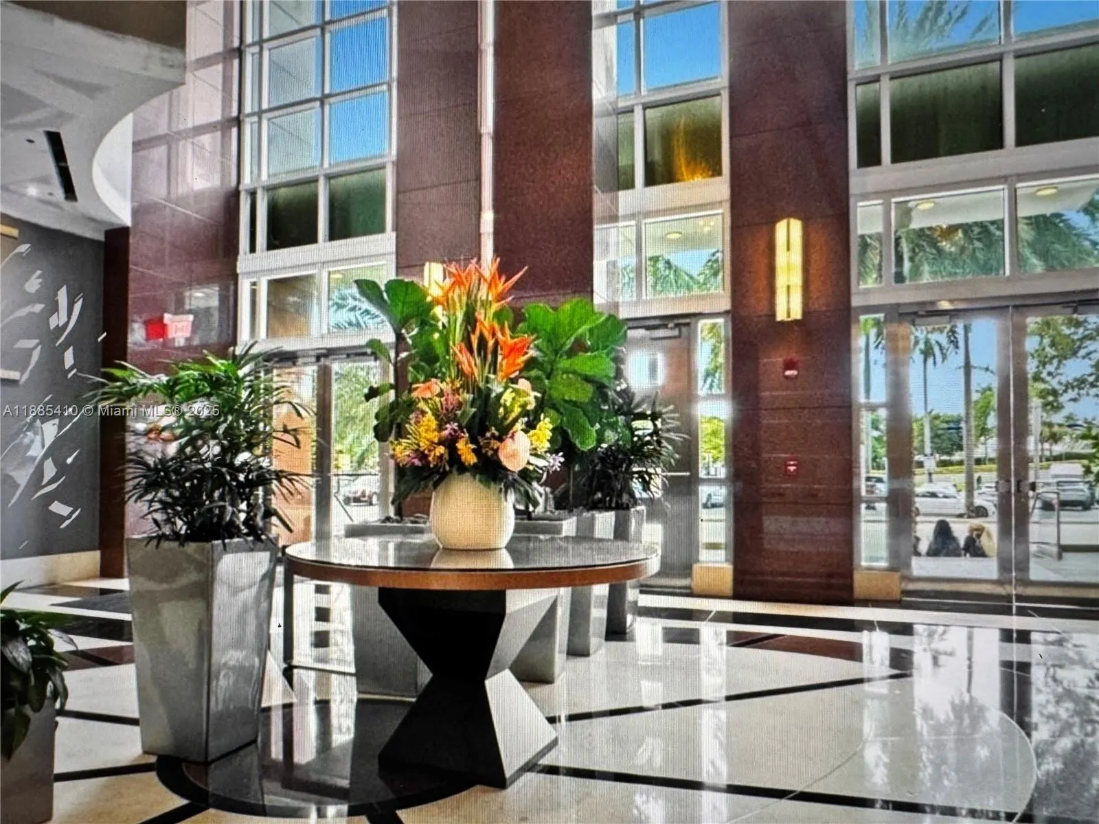244 Biscayne Blvd, #2906