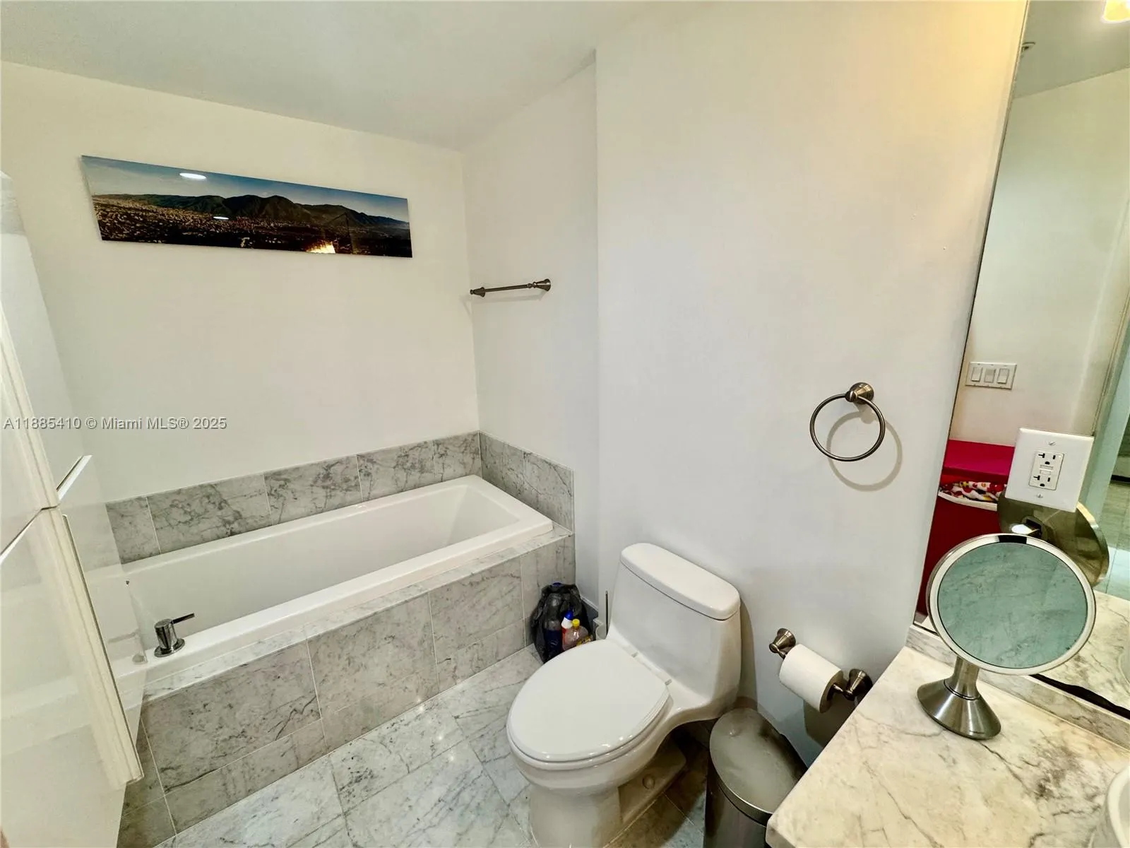 244 Biscayne Blvd, #2906