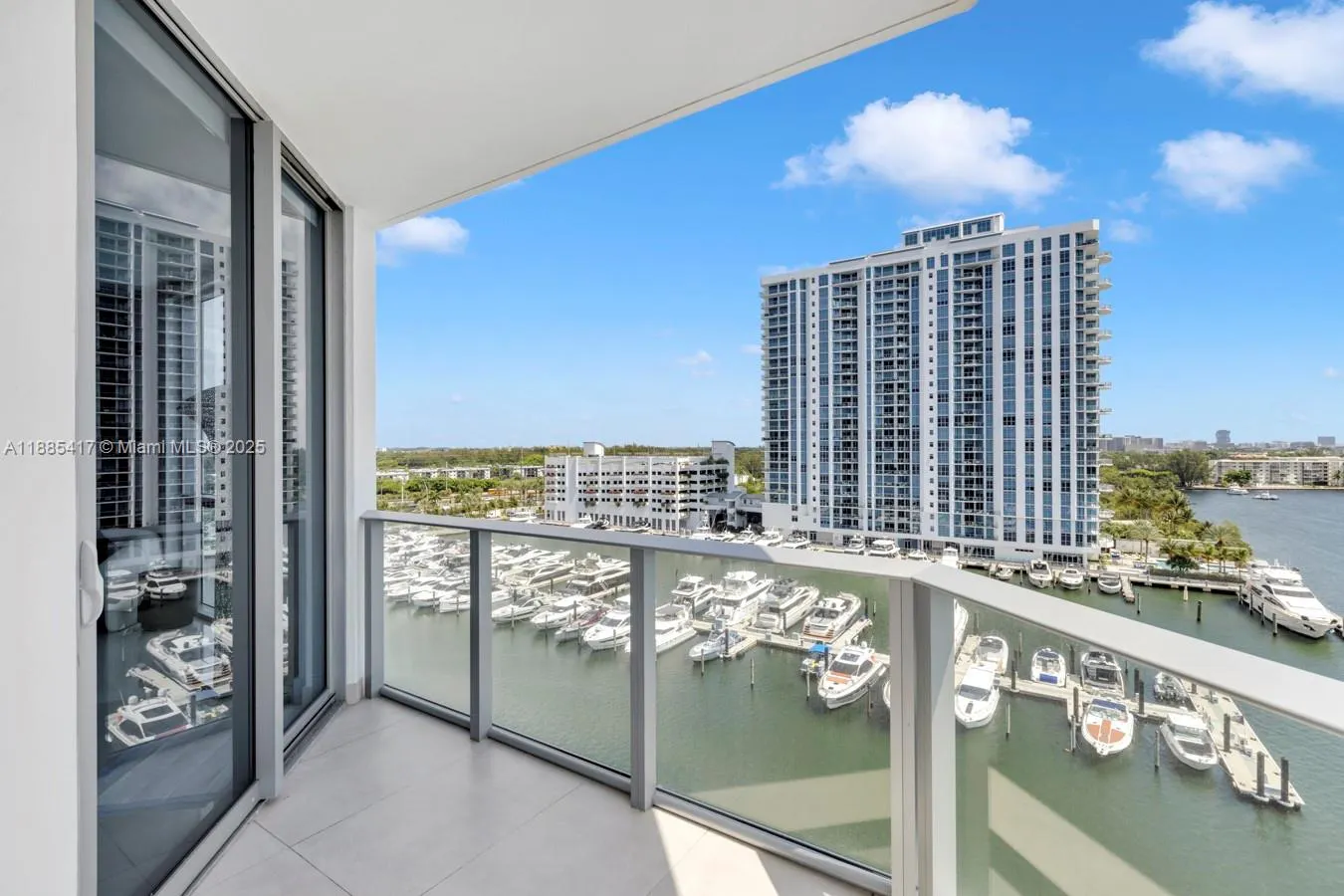 17111 Biscayne Blvd, #909