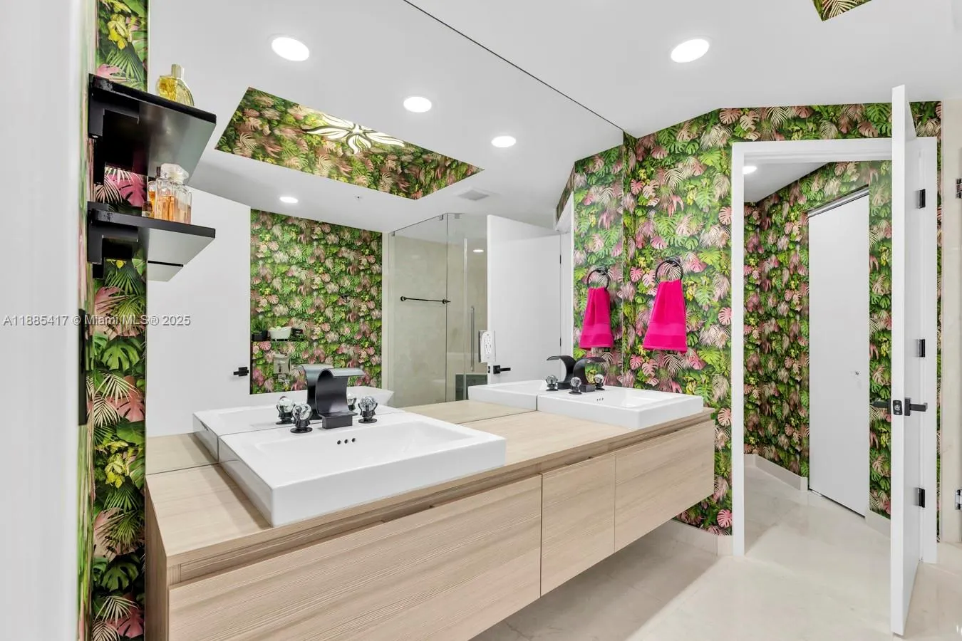 17111 Biscayne Blvd, #909