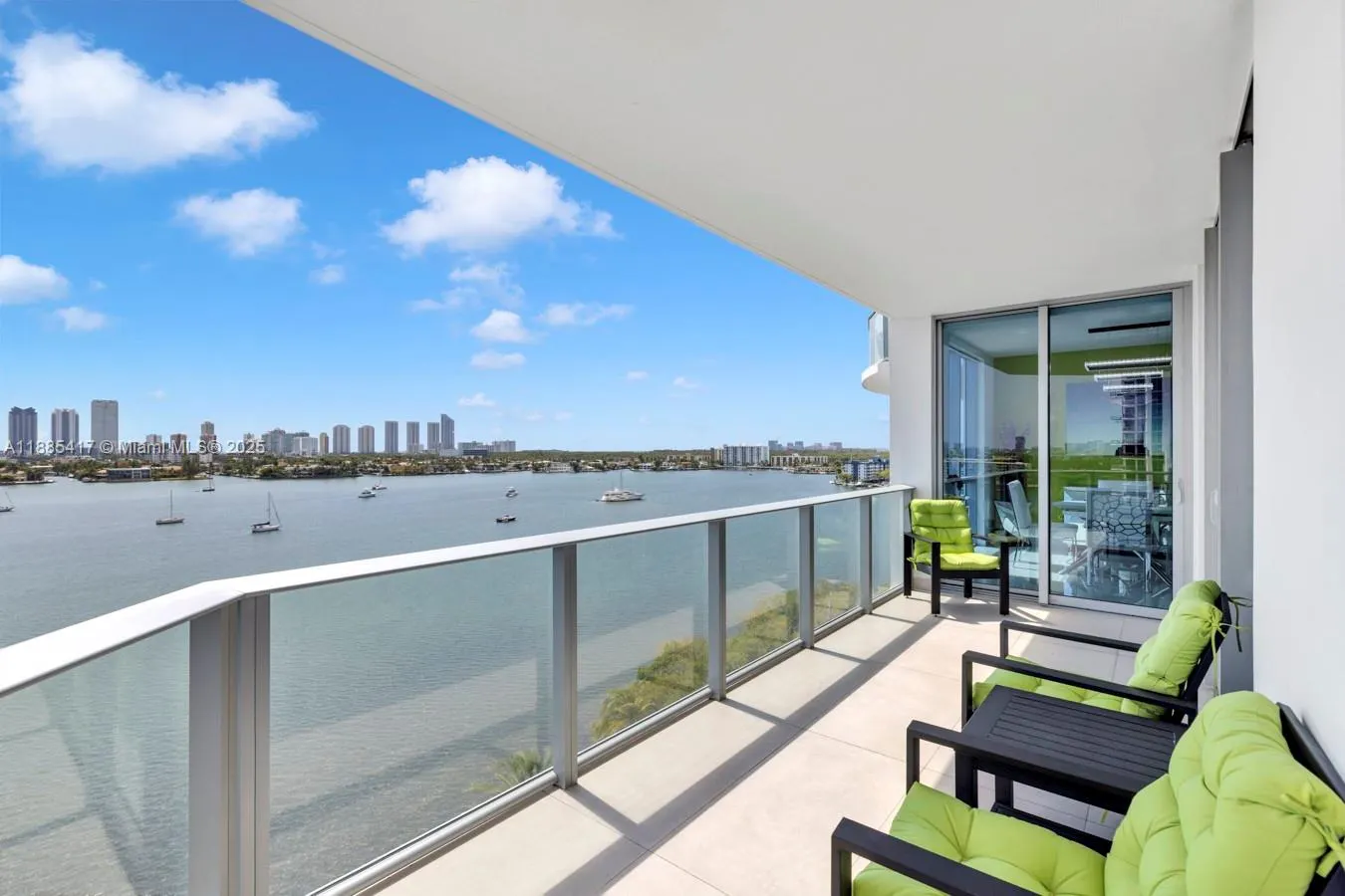17111 Biscayne Blvd, #909