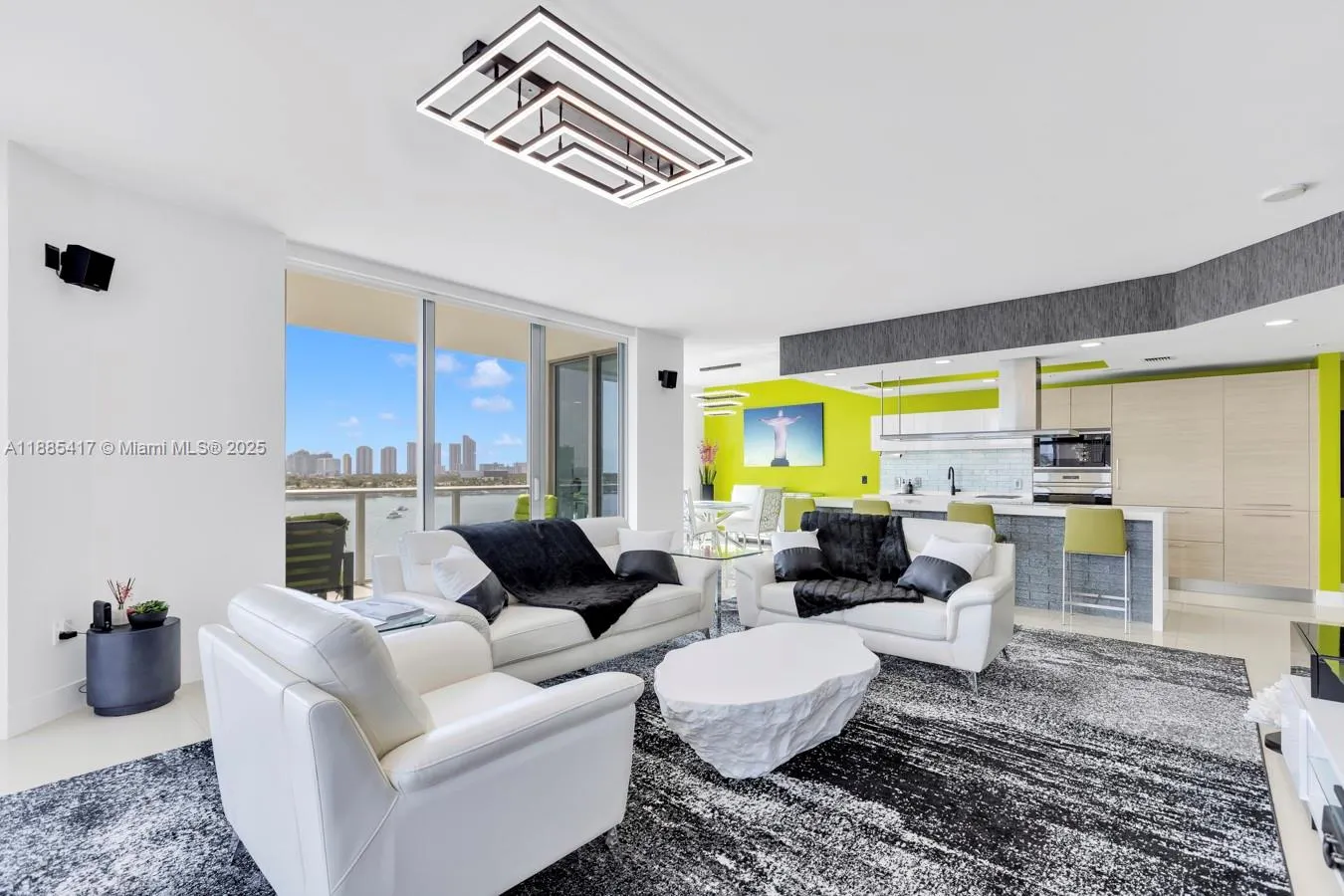 17111 Biscayne Blvd, #909