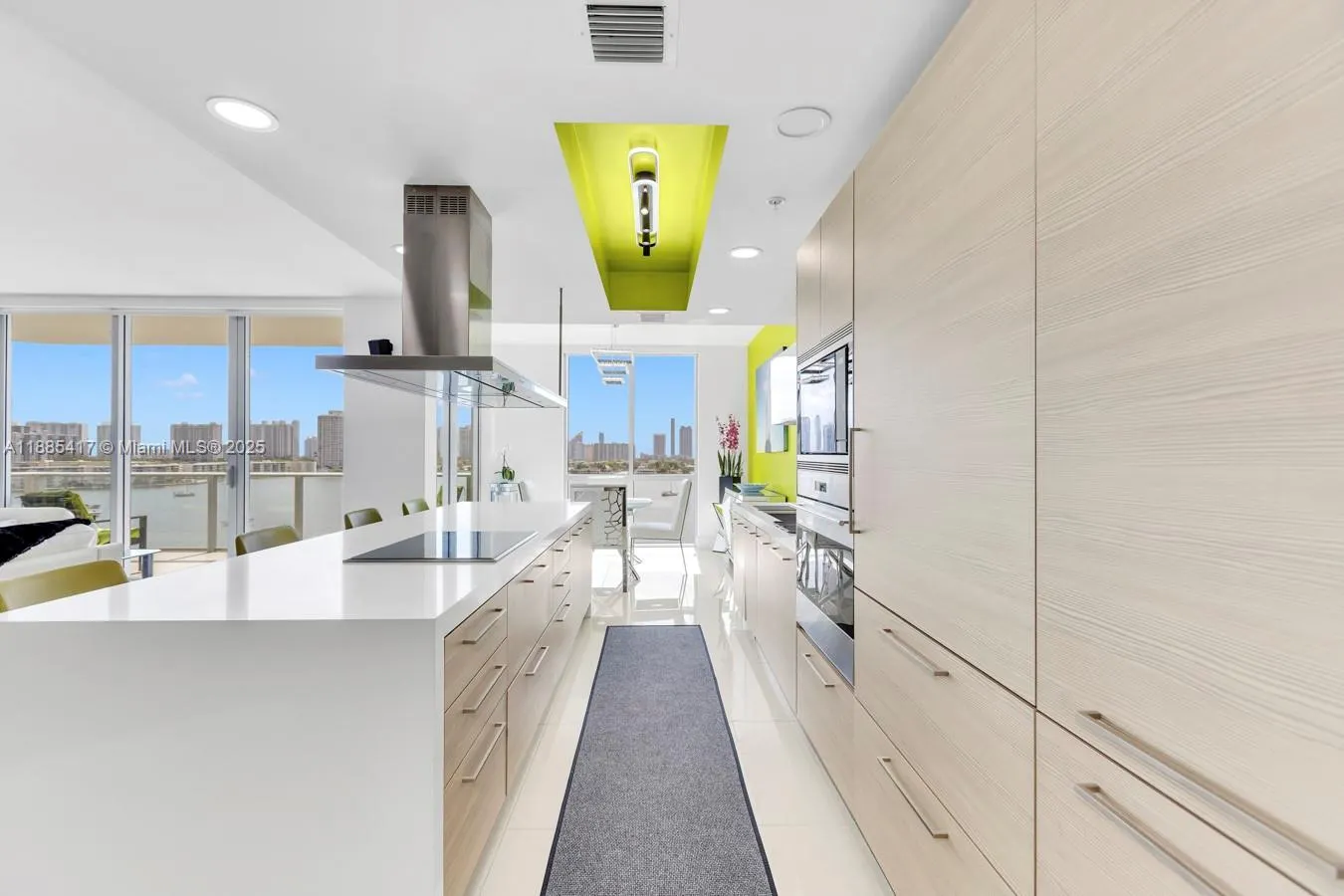 17111 Biscayne Blvd, #909