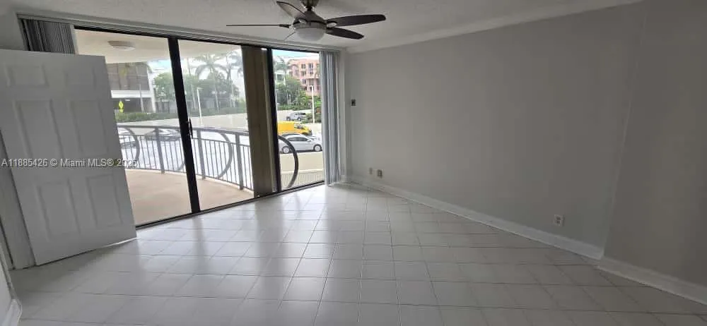 2843 S Bayshore Dr, #3A