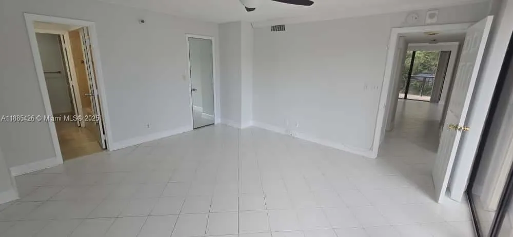 2843 S Bayshore Dr, #3A