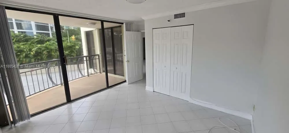 2843 S Bayshore Dr, #3A
