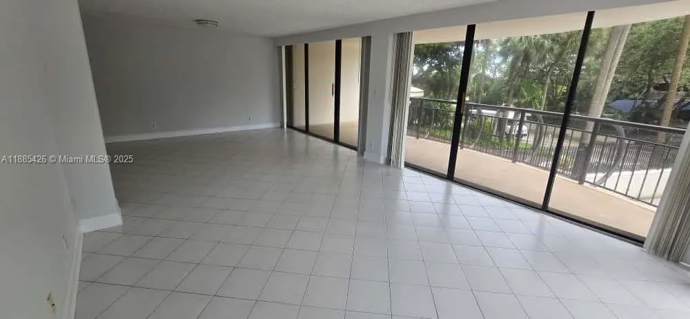 2843 S Bayshore Dr, #3A