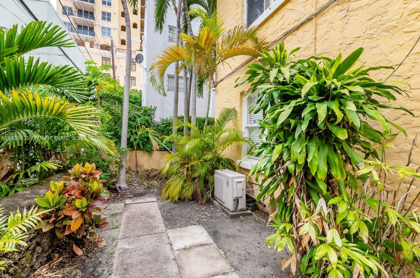 126 Mendoza Ave, #5