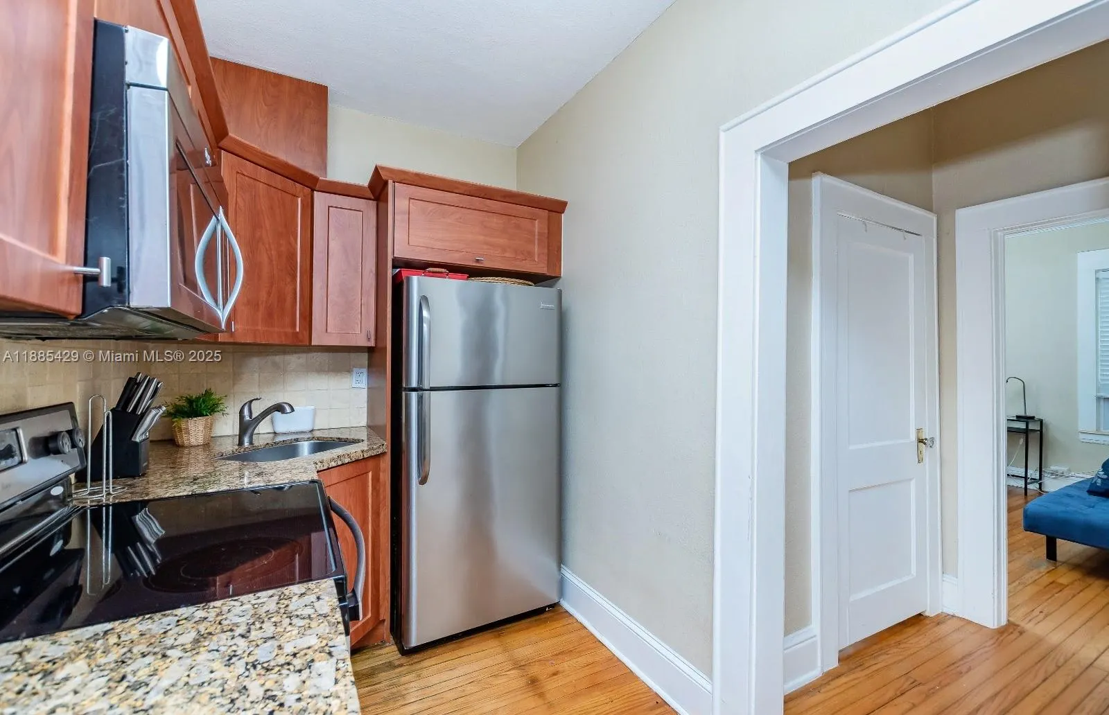 126 Mendoza Ave, #5