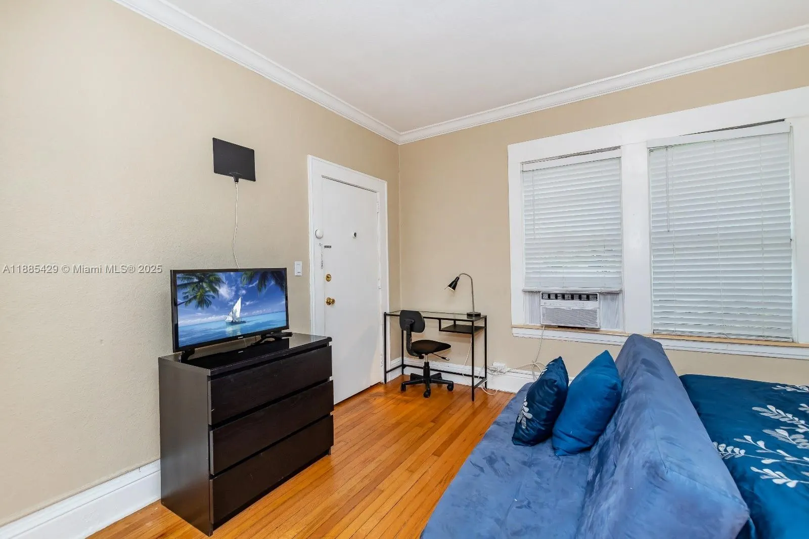 126 Mendoza Ave, #5